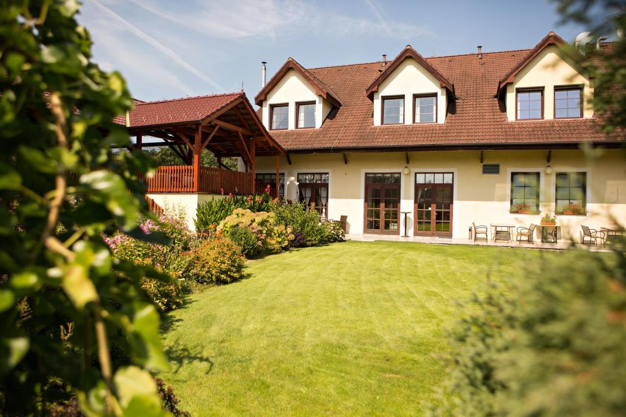 Pivovarský dvůr Zvíkov Zvikovske Podhradi Exterior foto